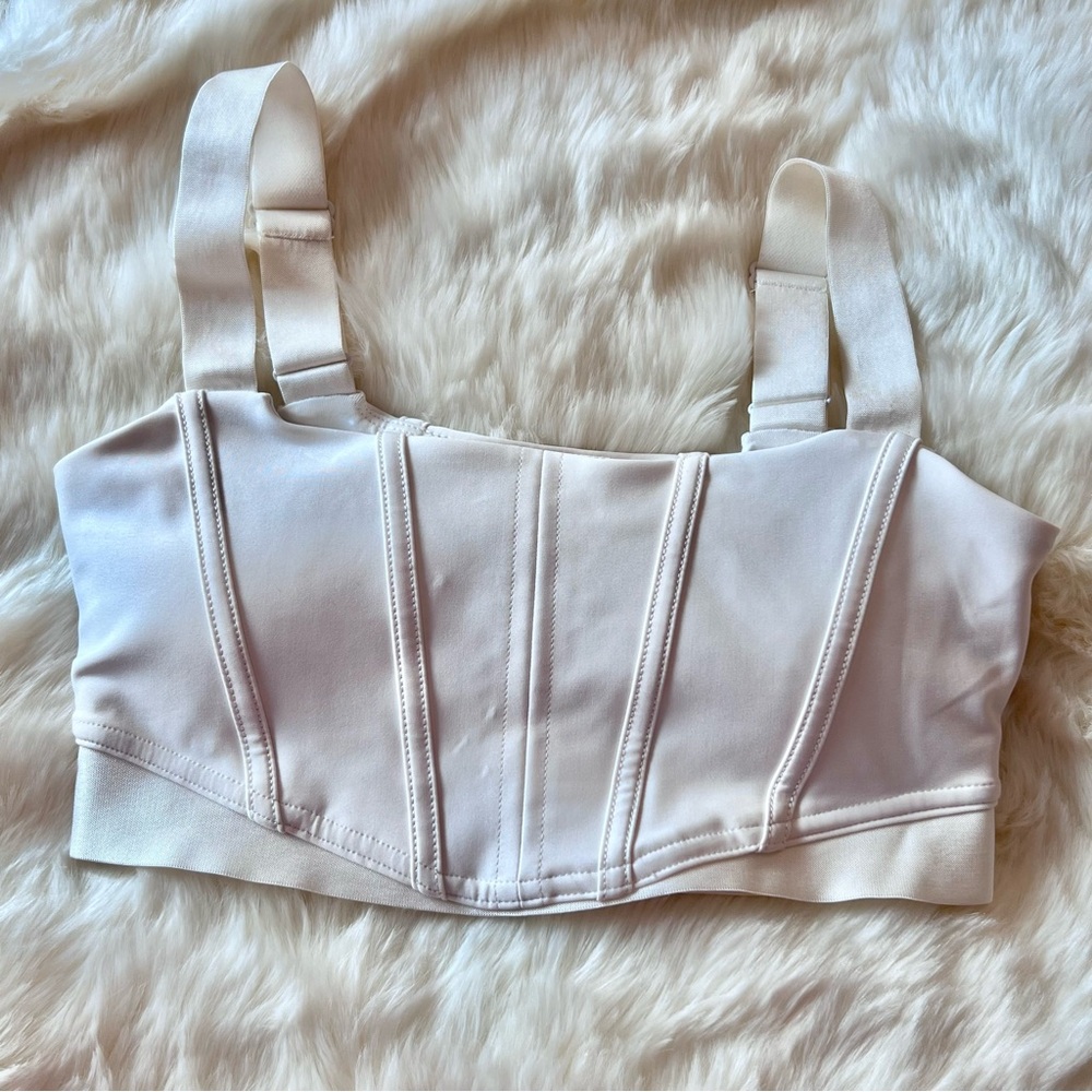 Alo Yoga Airlift Corset Bra in Ivory